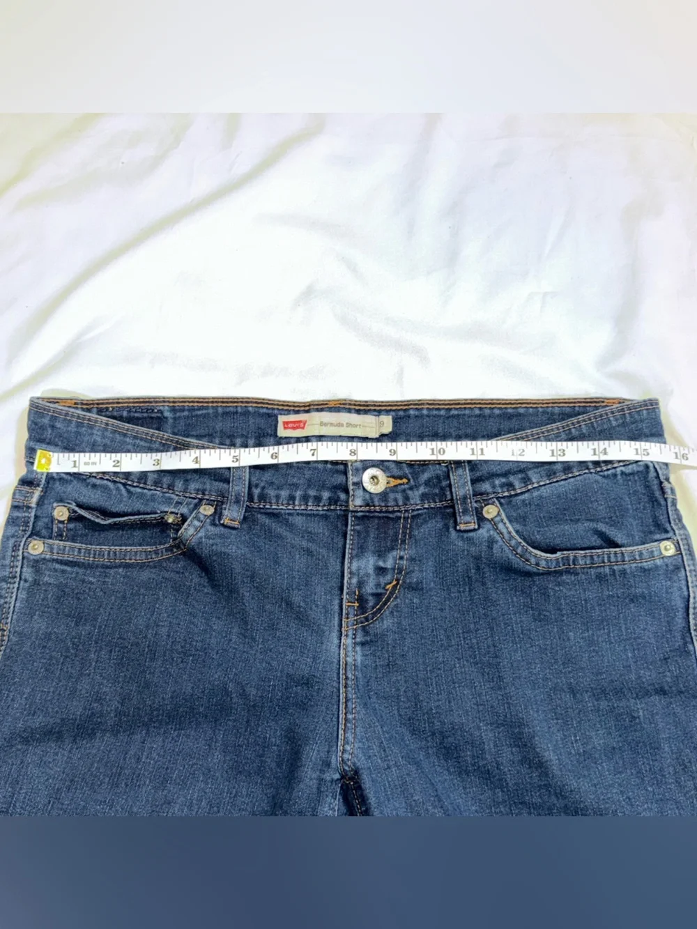 Levi's Denim Bermuda Shorts Juniors 9 Dark Wash Knee Length Classic Blue P74